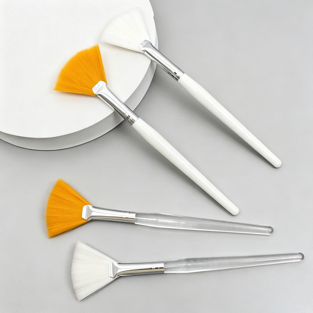 Fan-Shaped Beauty Brush – Soft Bristles for Acid Peels, Serum Application & Mask Spreading, Professional Skincare Tool